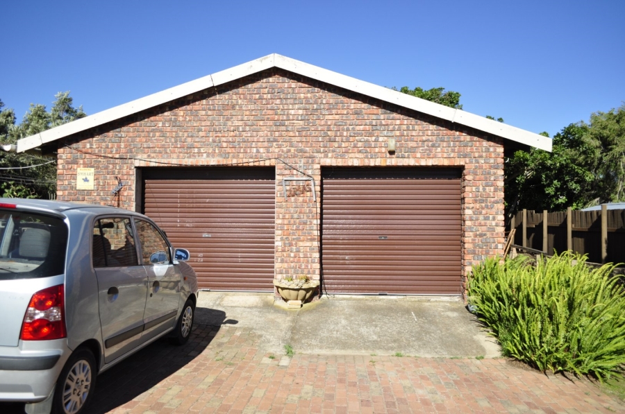 4 Bedroom Property for Sale in Noorsekloof Eastern Cape